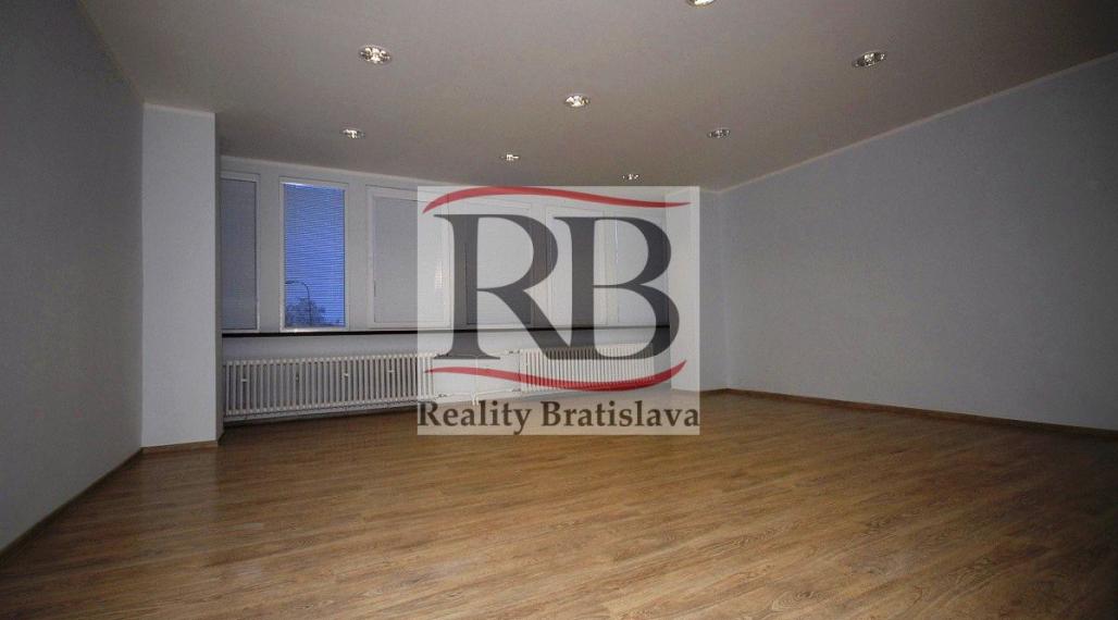 Kancelária na prenájom - 35,44m2, Drevárska, Pezinok