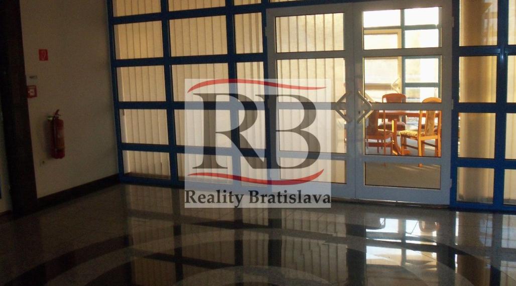 Kancelárie na prenájom - 34m2, Mlynské Nivy, Bratislava II