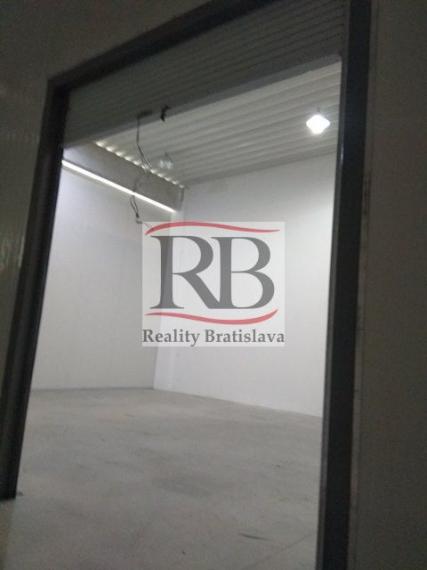Na prenájom skladový priestor na Starej Vajnorskej v BAIII, 70m2