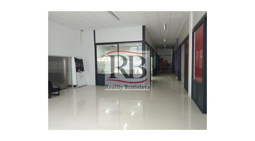 Na prenájom obchodný priestor na Starej Vajnorskej v Golden City v BAIII, 75m2