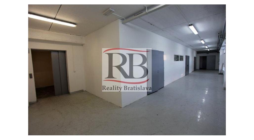 Skladové priestory, Elektrárenská, Bratislava III