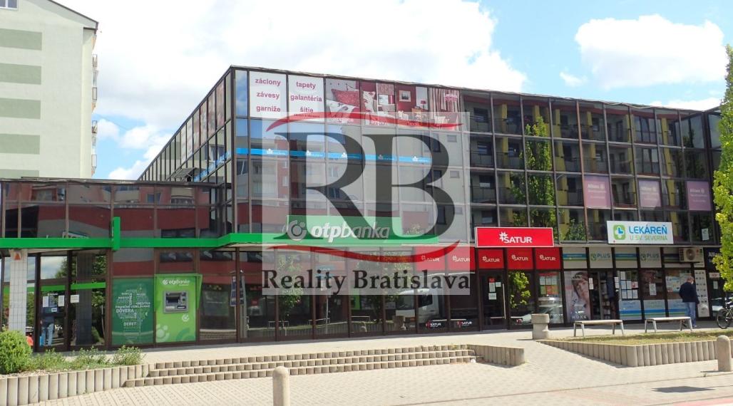 Na prenájom obchodno - kancelársky priestor v Malackách, 73m2