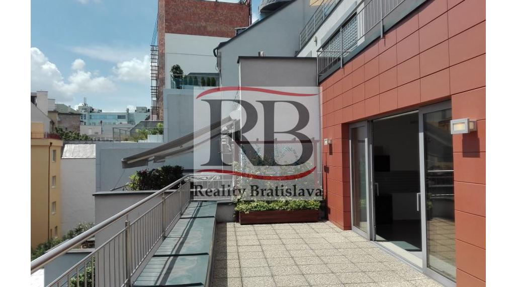 Pekné kancelárie a terasou na Dunajskej ulici, 139 m2