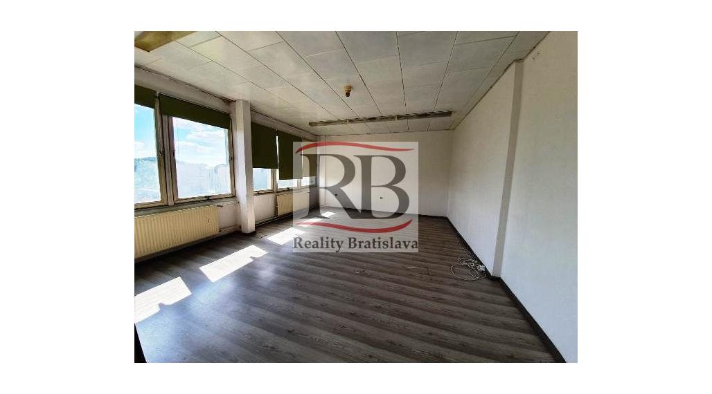 Na prenájom kancelársky priestor na Nádražnej ulici v Ivanke pri Dunaji, 71,2m2