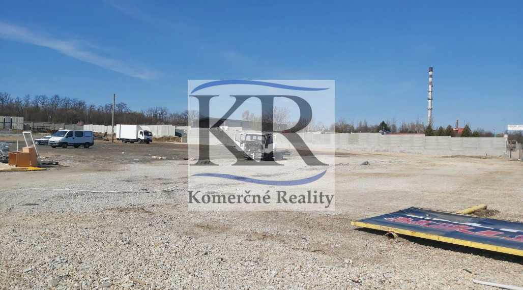 Voľné plochy na prenájom v Nitre, 1500 m2 / 4700 m2
