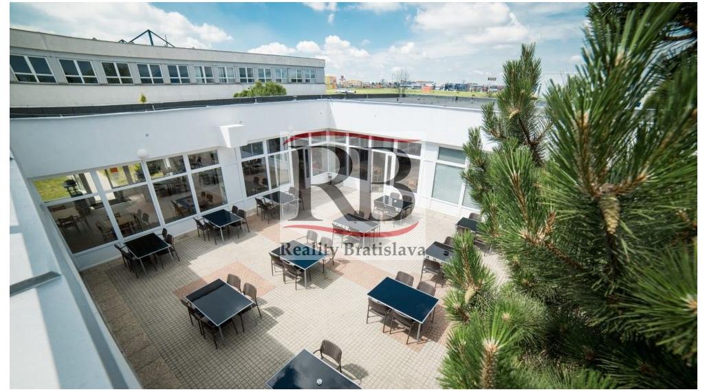 Na prenájom kancelárske priestory na Ivanskej ceste, 100m2