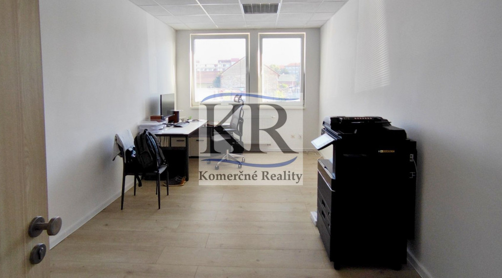 22 m2 kancelária na prenájom, Trenčín – širšie centrum, 230 EUR