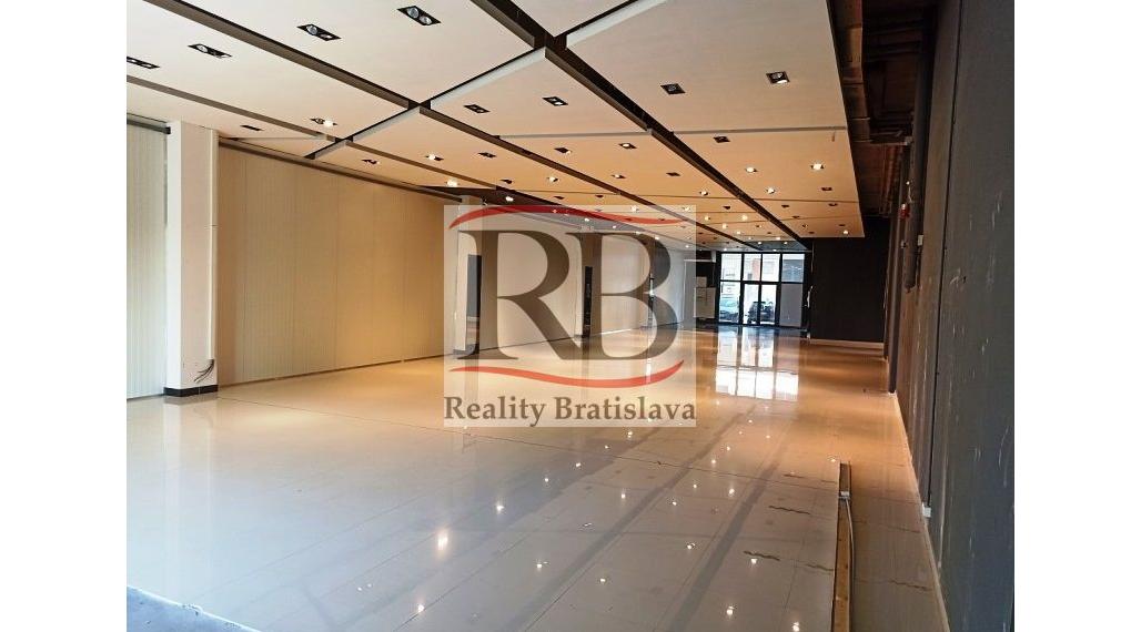 Obchodný priestor 750m² v Golden City na prenájom