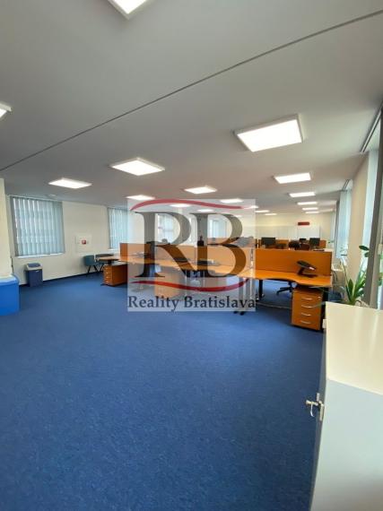 Novostavba kancelárskeho priestoru na prenájom - Bratislava V