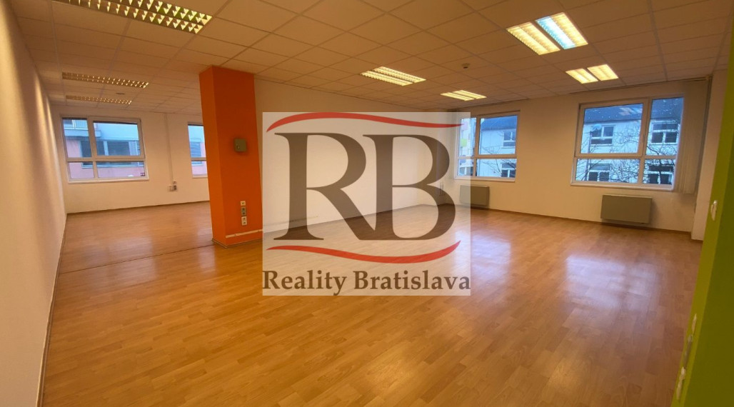 Rekonštruované kancelárske priestory na prenájom - Bratislava V