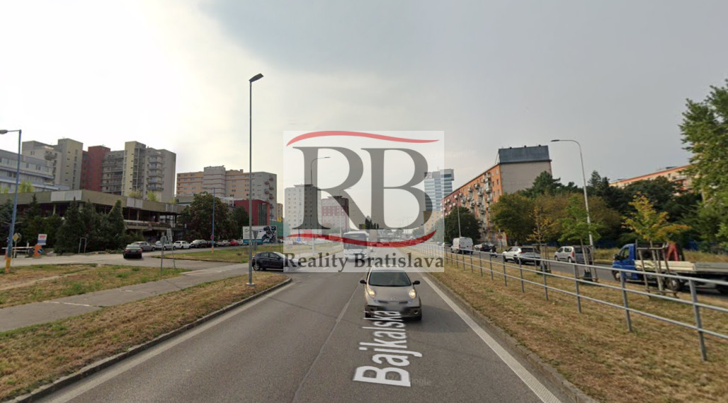 Polyfunkčný objekt s parkovaním a pozemkom na PREDAJ, Bratislava II