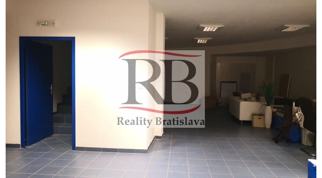 Skladový priestor, v blízkosti Figara, 200 m2