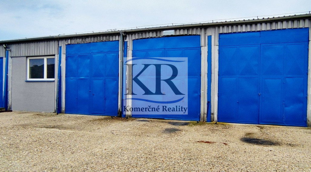 NA PREDAJ areál 7900 m2,  SKLADY o výmere 1480 m2, Nové Mesto nad Váhom