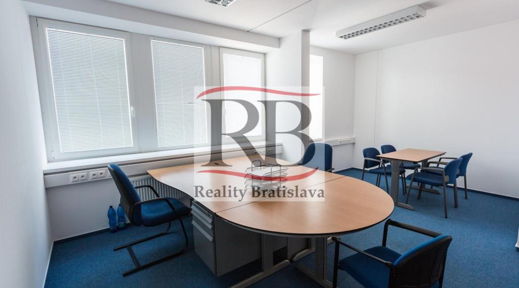 Kancelárske priestory v blízkosti diaľničného obchvatu, letiska a OC AVION TOP