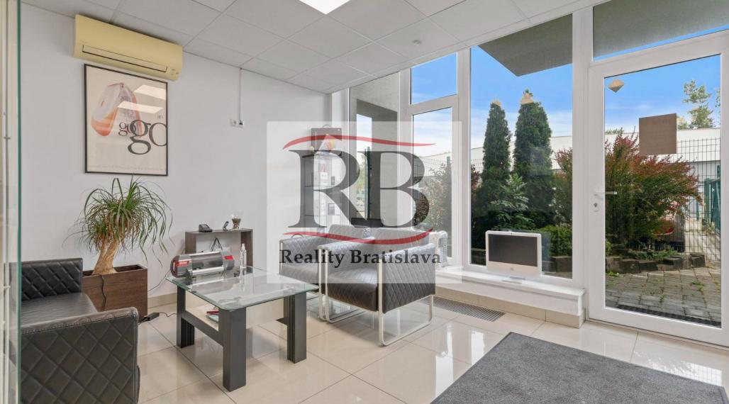 Administratívne priestory + 6x parking na prenájom, 154,40m2, Žabí Majer - Bratislava III