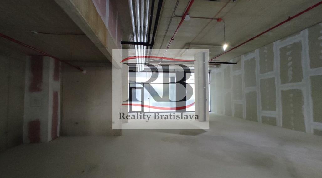 Lukratívne obchodné priestory v Apollo NIVY, Prievozská-Ružinov