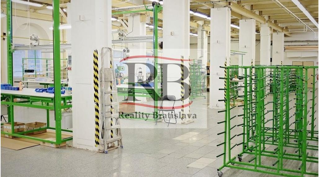 Prenájom objektu - výrobné haly 4787,4 m2 Hodonín