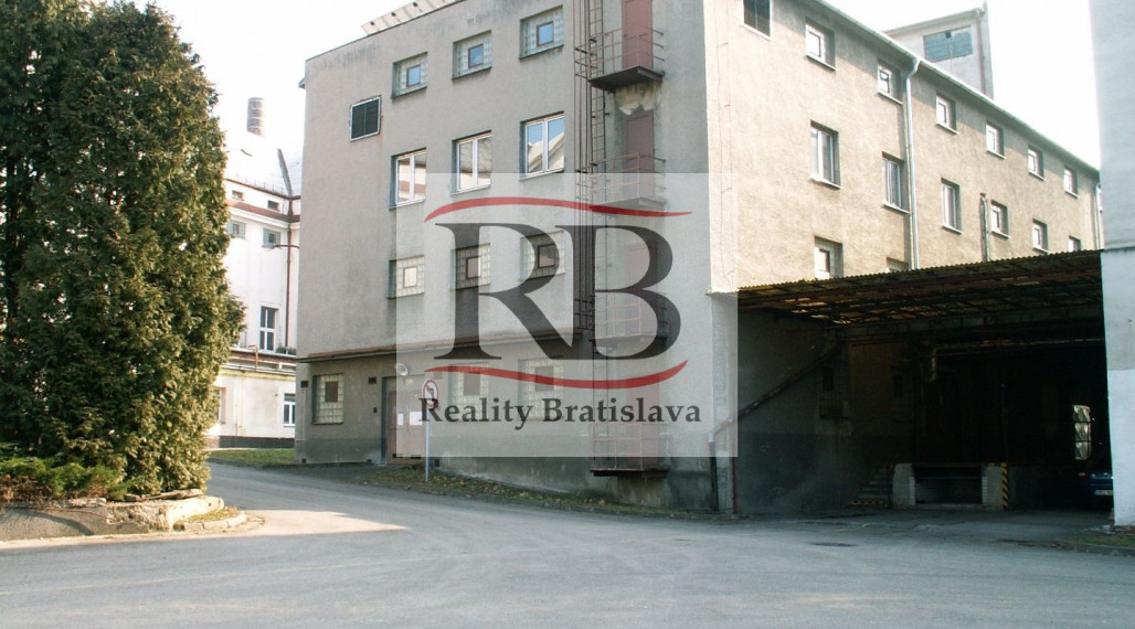 Prenájom skladovej a výrobnej  haly 2771 m2 Holíč