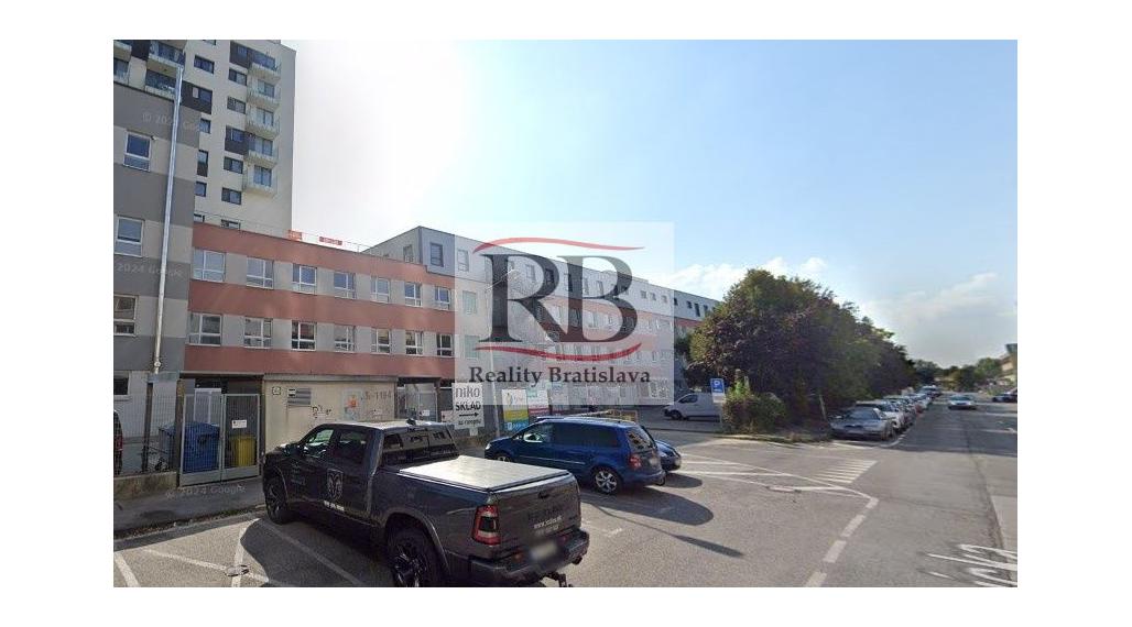 Obchodný priestor v Bratislave - Petržalke na Úderníckej ulici