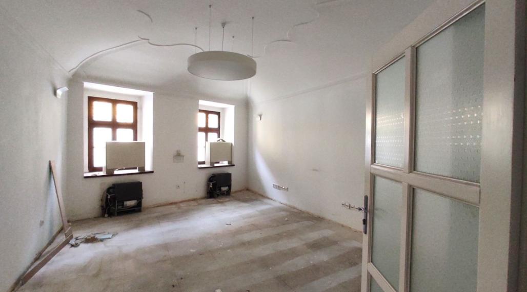 Priestor na prízemí, s vlastným vstupom 79,15m2 v centre na Panenskej ulici - Staré Mesto