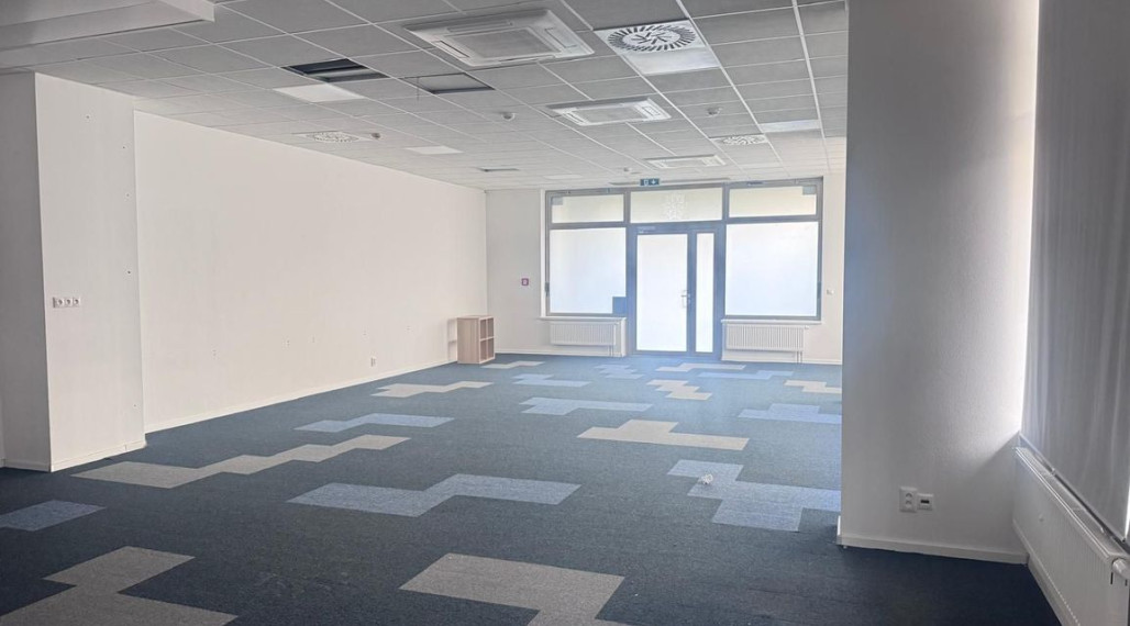 Na prenájom - obchodný priestor, ul. Klincová, Bratislava II