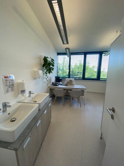 Priestory pre zdravotnícke účely v tesnej blízkosti ŽST Petržalka, Röntgenova