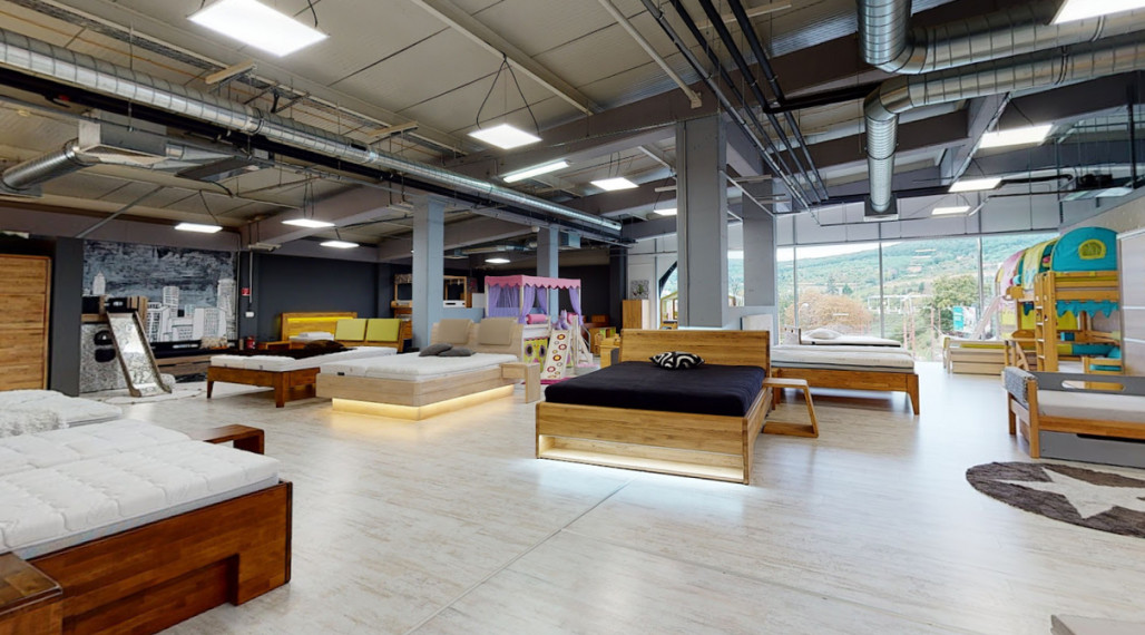 183m2 Obchodný priestor s veľkými výkladmi na Račiansku ulicu, Bratislava III