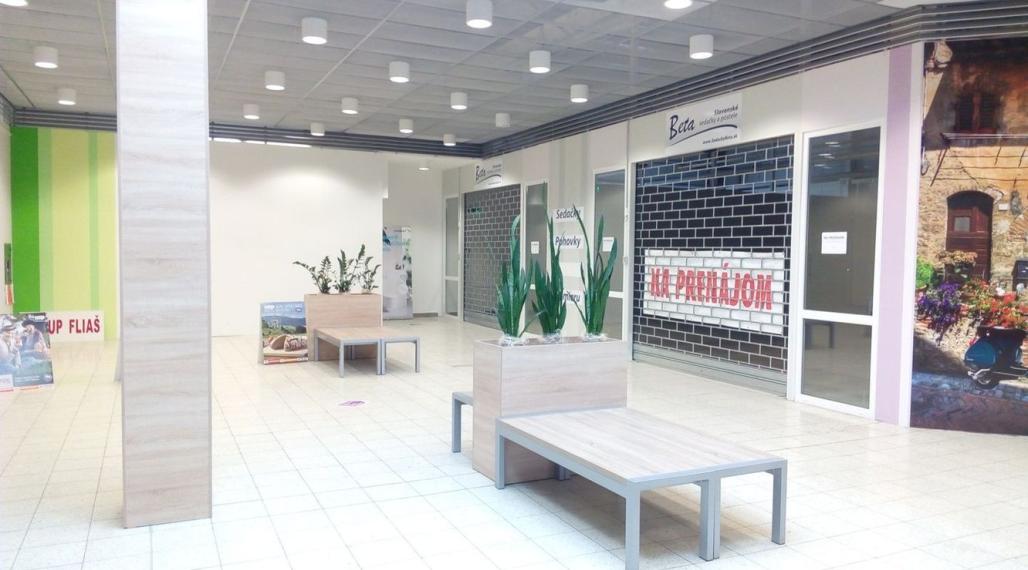 Obchodné priestory so skladom – Trenčín, nákupné centrum
