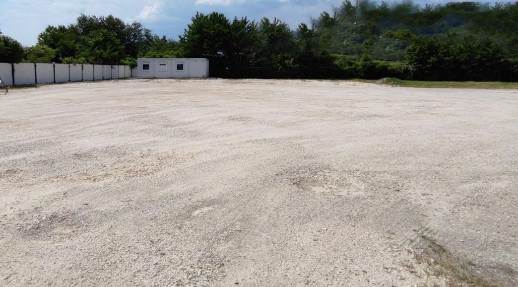 Spevnená plocha, Nové Mesto nad Váhom