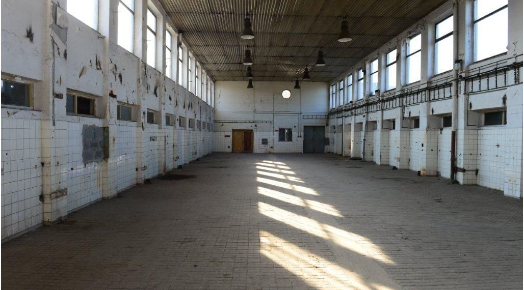Priemyselné haly, Nové Mesto nad Váhom