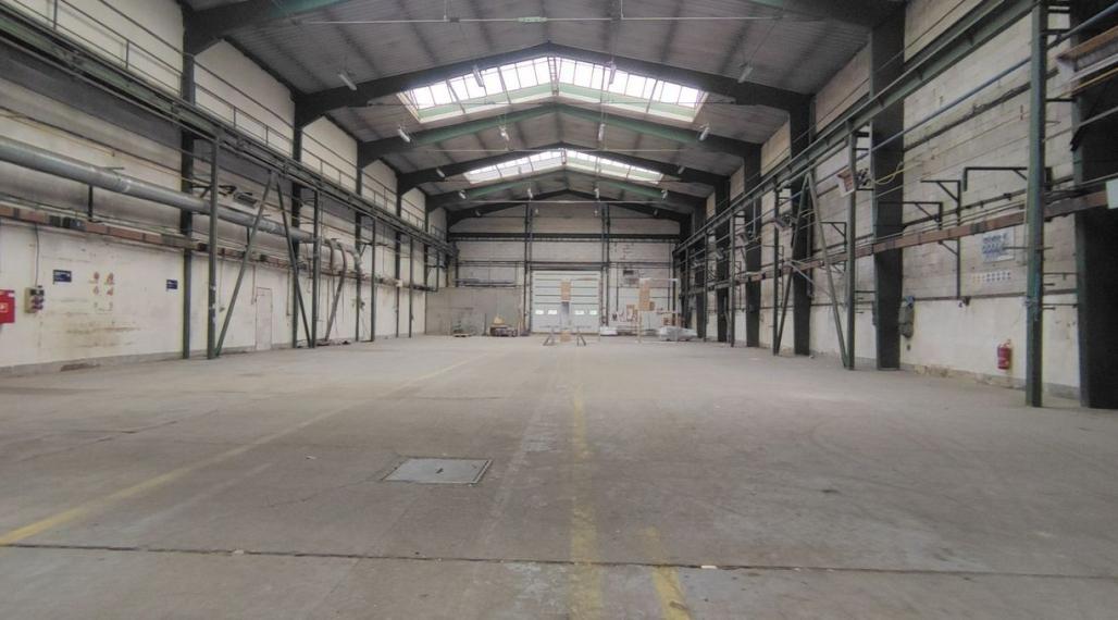 Priemyselná hala, Dubnica nad Váhom