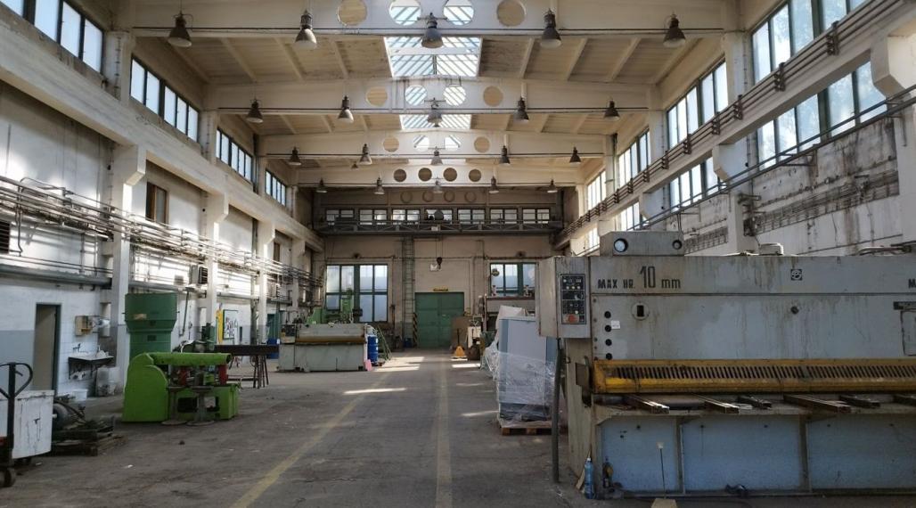 Predaj: Výrobná hala s kompletným zázemím v monitorovanom areáli Chemolak