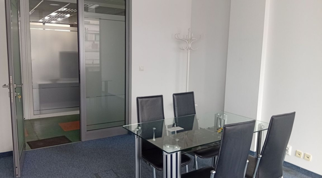 klimatizované administratívne priestory, širšie centrum, Trenčín.