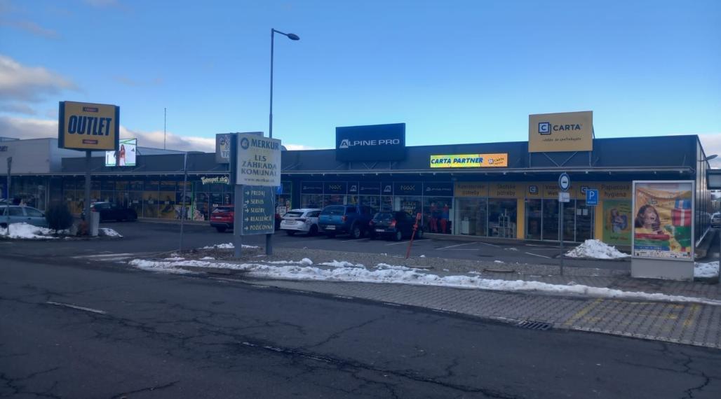 Obchodný priestor v nákupnom centre v lokalite Kamenné Pole - Liptovský Mikuláš, 484,05m2