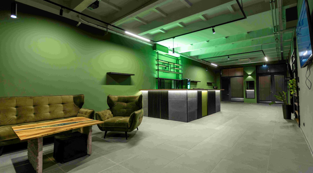 Obchodný priestor s vysokými stropmi vhodný aj na kaviareň, Sliačska, 129,82m2