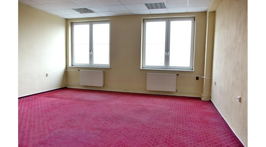 Administratívne priestory, Trenčín – Za mostami