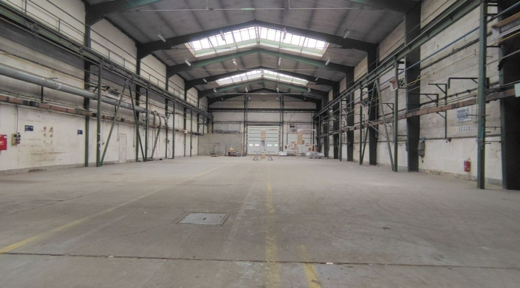 Priemyselná hala, Dubnica nad Váhom