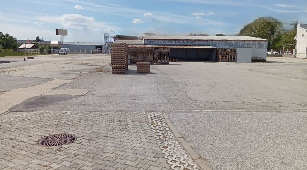 Komerčný areál, Nové Mesto nad Váhom 