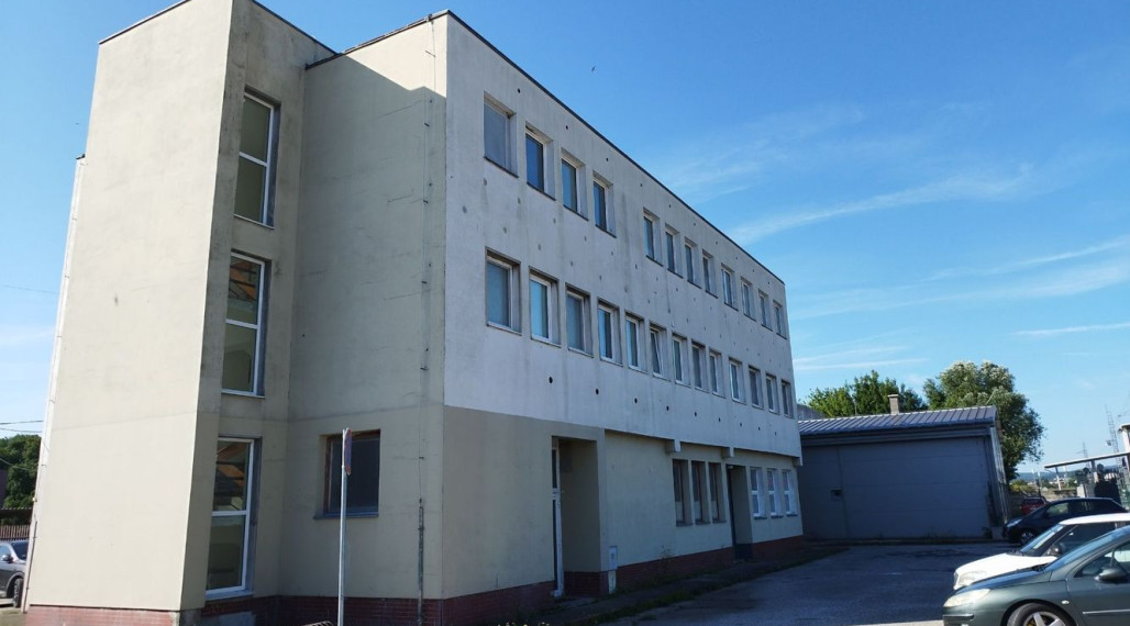 Investičná príležitosť – kompletne zrekonštruovaná ubytovňa pri železničnej stanici v Smoleniciach