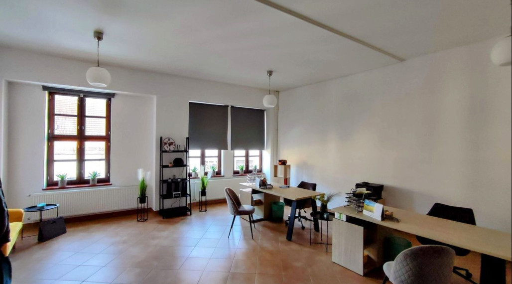 Na prenájom - Obchodný/kancelársky priestor, ul.Štefánikova, Trnava 