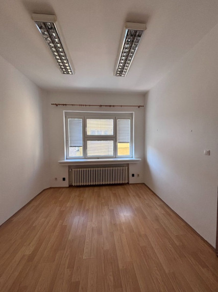 Kancelársky komplex v historickej admin. budove v Starom Meste