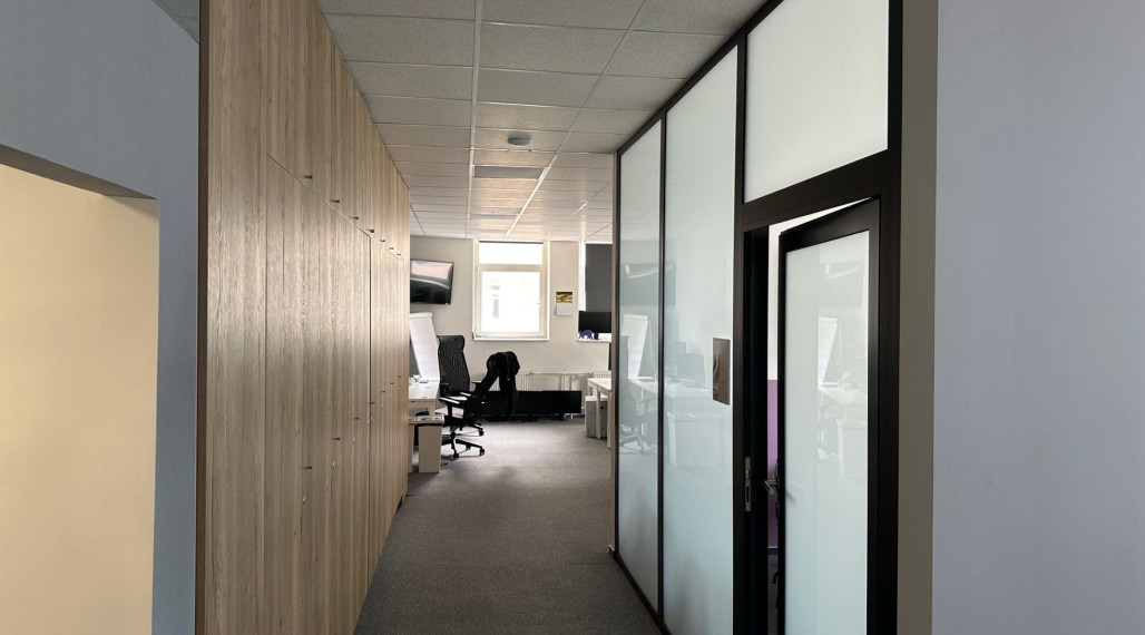 Kancelársky celok 120m2 na Trnavskej ceste, v blízkosti Klientskeho centra