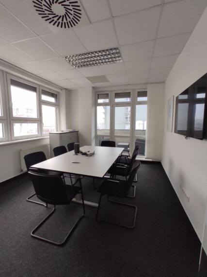 Administratívny celok 4 kancelárií 200m2, s terasou a parkovaním, Račianska ulica, BA3