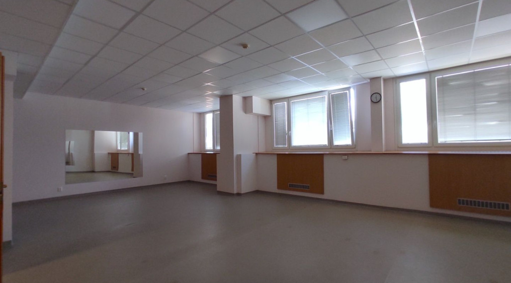 Priestory vhodné na fyzio, masáže, kliniku s parkovaním na Bajkalskej ulici, BAII, 394m2