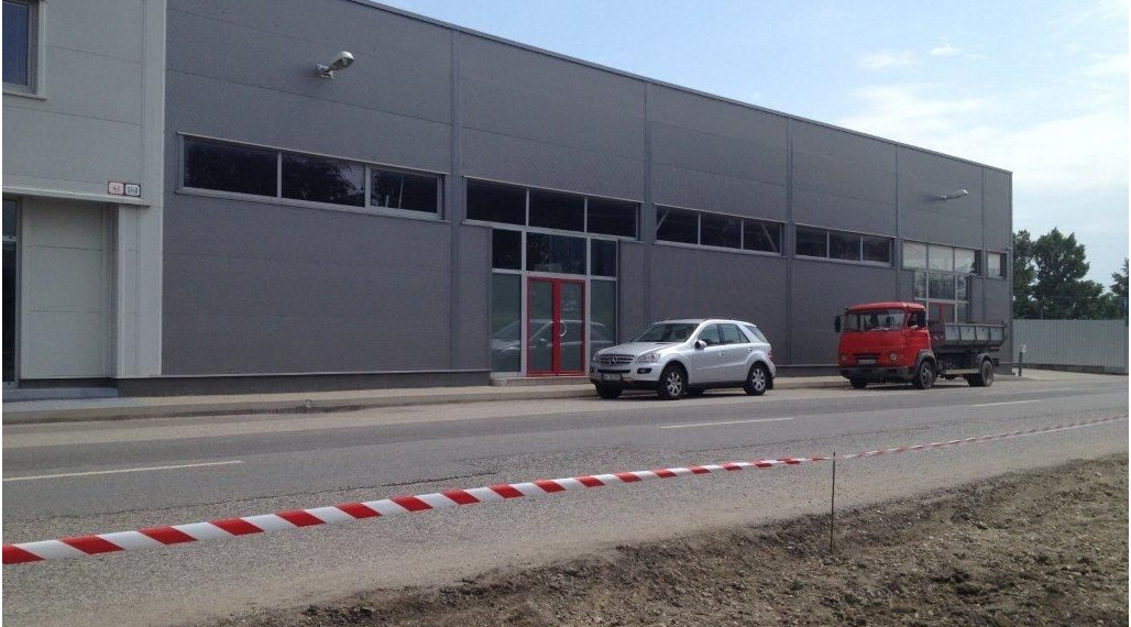 Prenájom obchodno - skladových priestorov s administratívou spolu 970 m2