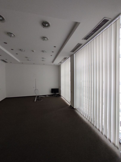 Kancelárie 15-60m2, s možnosťou zasadačky, roh Obchodnej a Hurbanovho Námestia, BAI