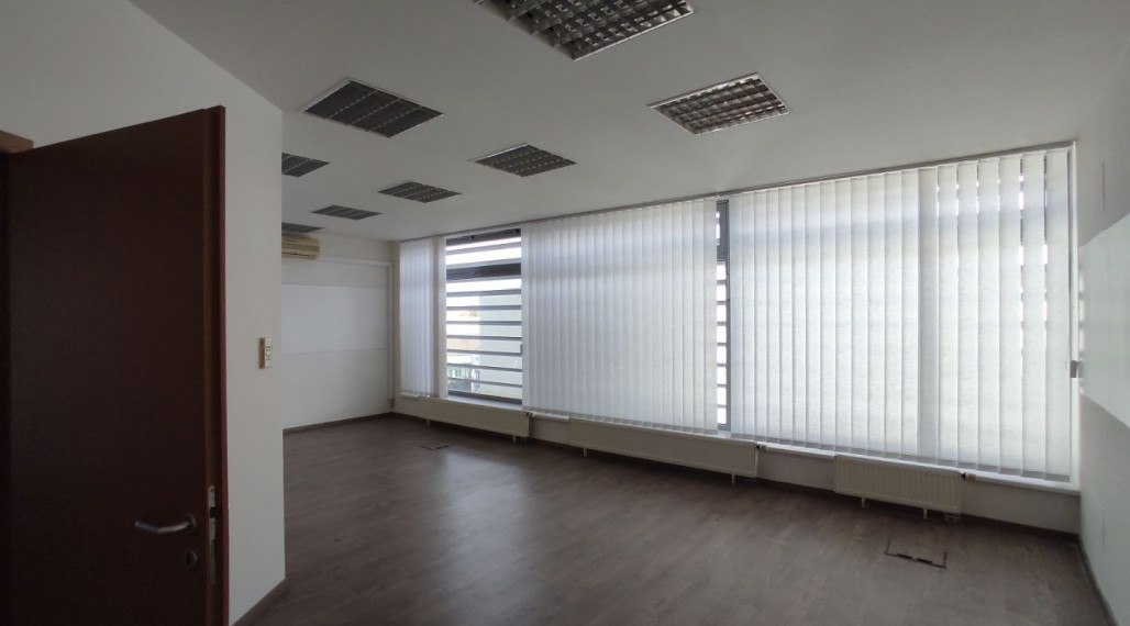 Kancelárie v blízkosti Hlavnej vlakovej stanice, Karpatská, BAI