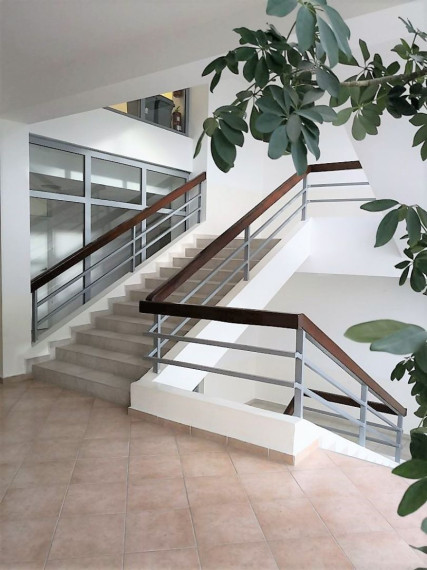 Uzavretý celok kancelárii v zrekonštruovanej budove, Miletičova, BAII