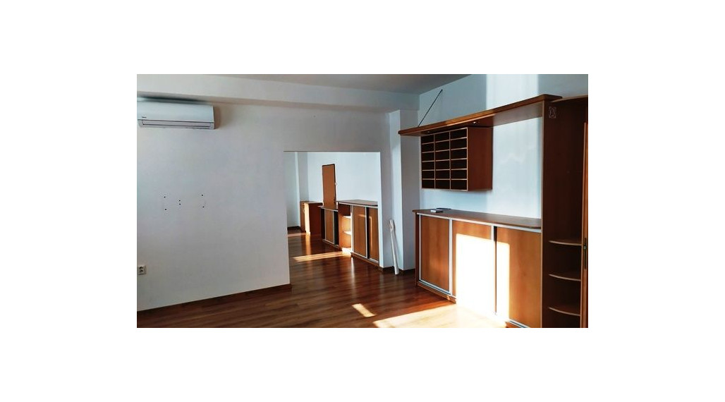 Zariadená klimatizovaná dvojkancelária s príručným skladom