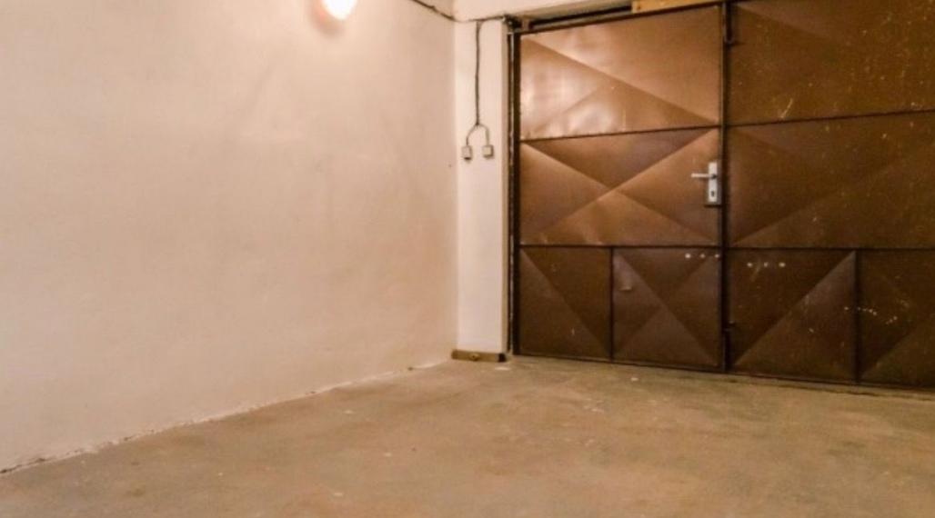 Na predaj garáž v garážovom dome - Bratislava V 